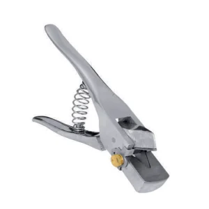 Medium Ear Notcher With V Die